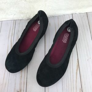 MUNRO Flats Black Suede Sz 7.5